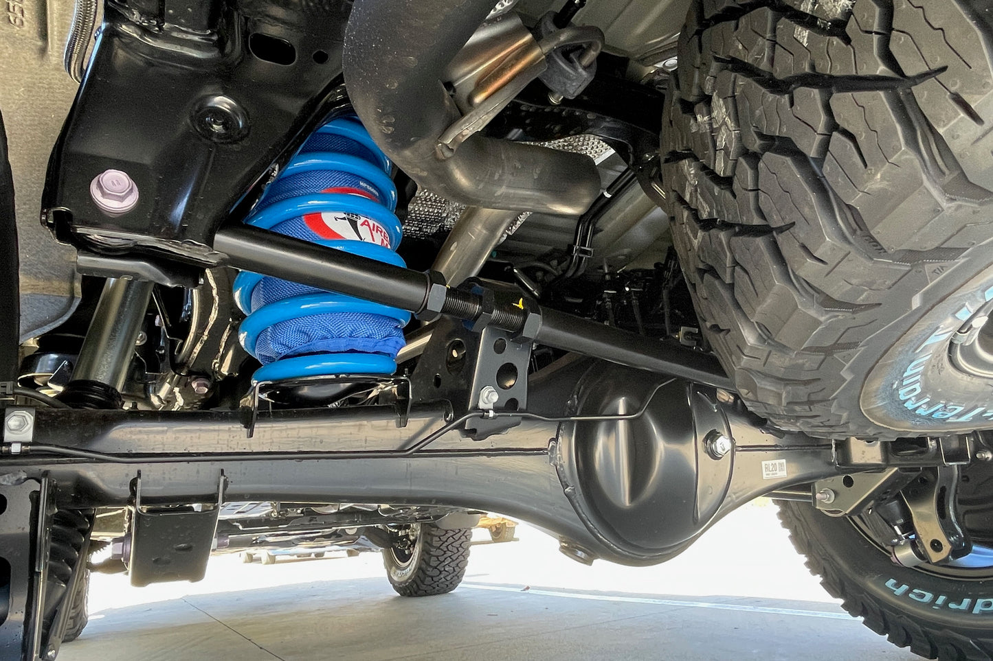 Lovells GVM Upgrade with Airbag Man airbags and adjustable panhard rod