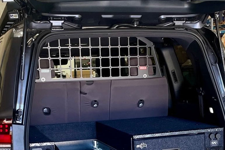 Light Cargo & Pet Barrier