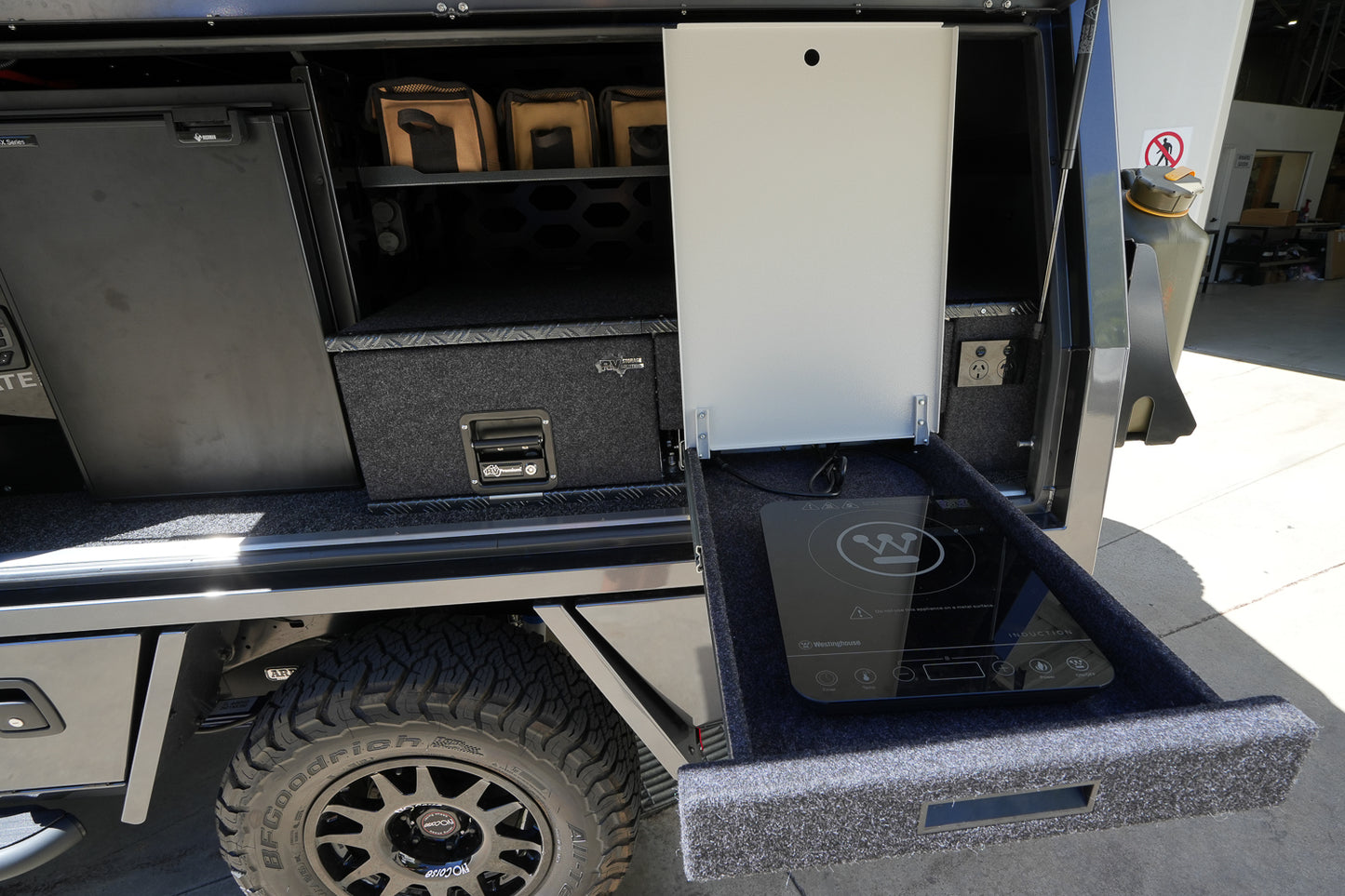 2024 Toyota Hilux SR5 Extra Cab Build - 550km